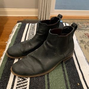 J75 Black Leather Chelsea Boots